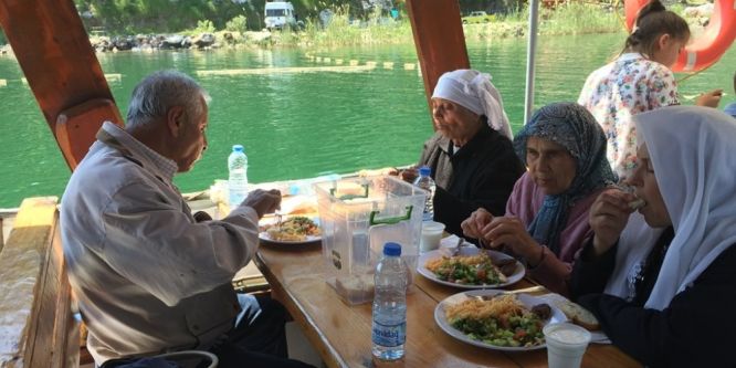 Şehit yakınları ve gaziler için tekne turu