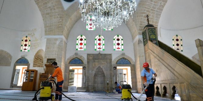 Muratpaşa camileri Ramazan’a hazır
