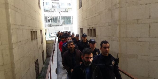 PKK operasyonunda gözaltına alınan 20 kişi adliyede