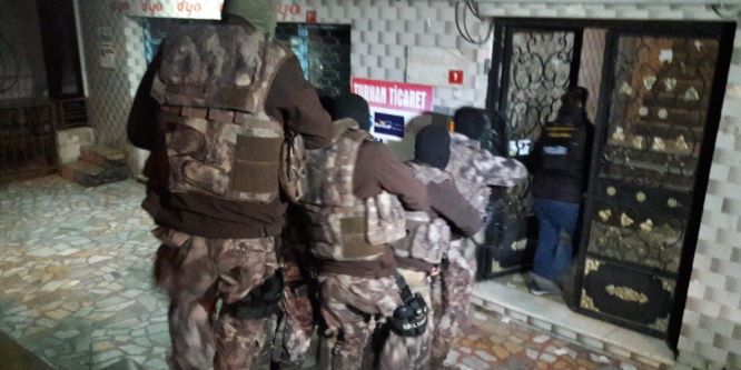 İstanbul’da zehir tacirlerine şafak baskını
