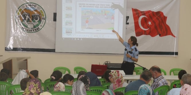 Kur’an kursu çocuklarına trafik eğitimi