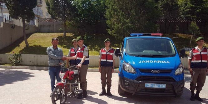 Motosiklet çalan 3 kişi yakalandı