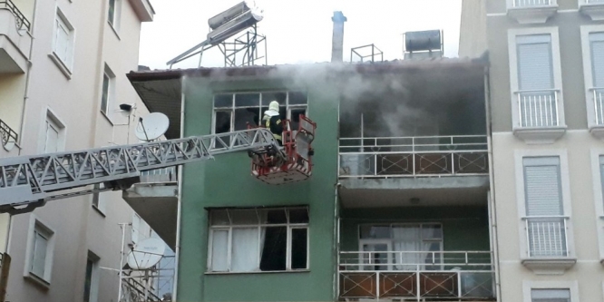 Kula’da korkutan ev yangını