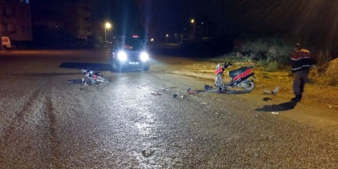 Manavgat’ta motosikletler çarpıştı!