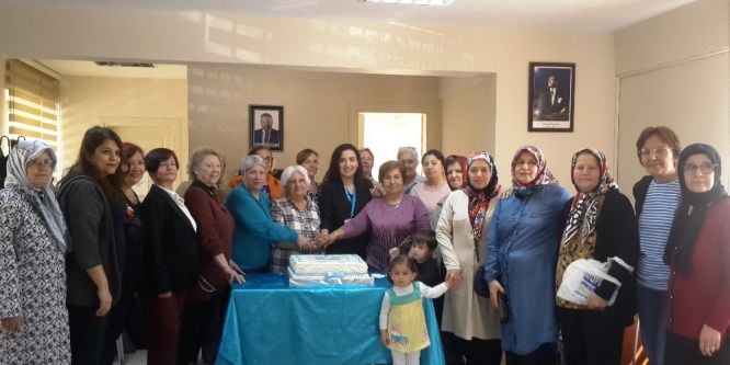 İzmit’te emeklilere toplu doğum günü kutlaması