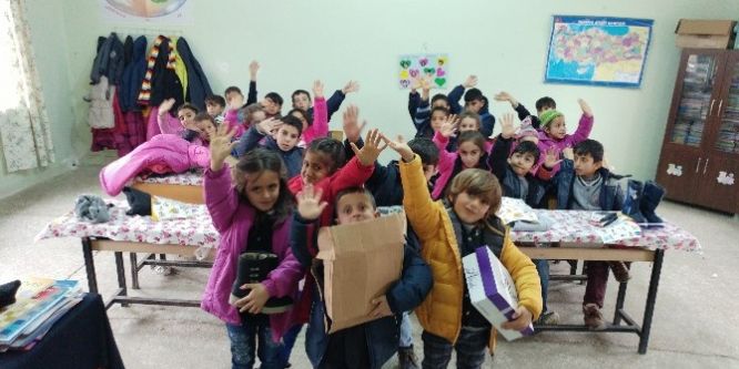 Köy okulunun fedakar öğretmeni