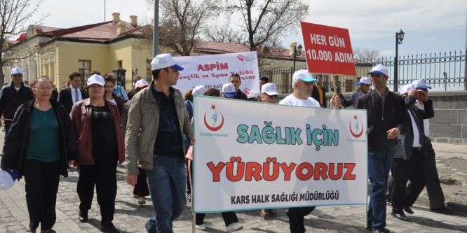 Kars’ta sağlıklı yaşam yürüyüşü yapıldı