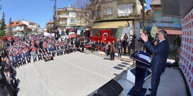 ''Türkiye yeniden diriliş mücadelesi veriyor''