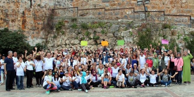 Alanya’da sağlık için hareket et yürüyüşü