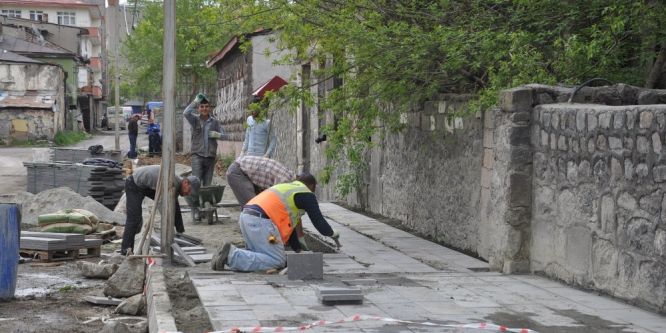 Osmanlı Projesi kapsamında kaldırımlar yenileniyor