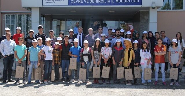 Öğrenciler katı atık tesisini gezdi