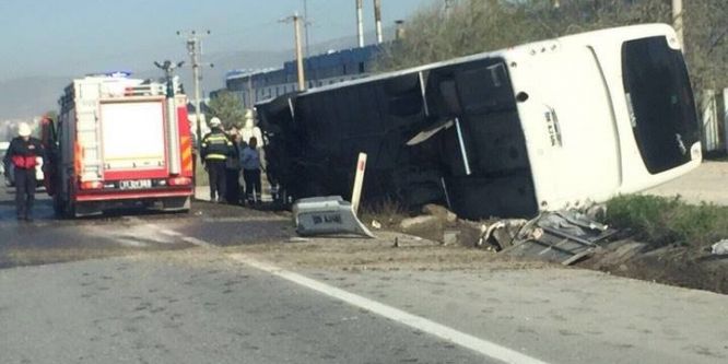 Yolcu otobüsü devrildi: 1 yaralı