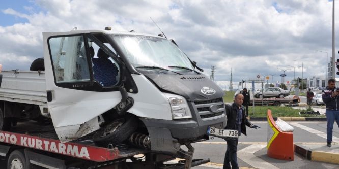 Kars’ta trafik kazası: 3 yaralı!