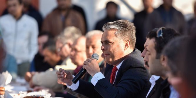 Başkan Uysal’dan işçilere kahvaltı