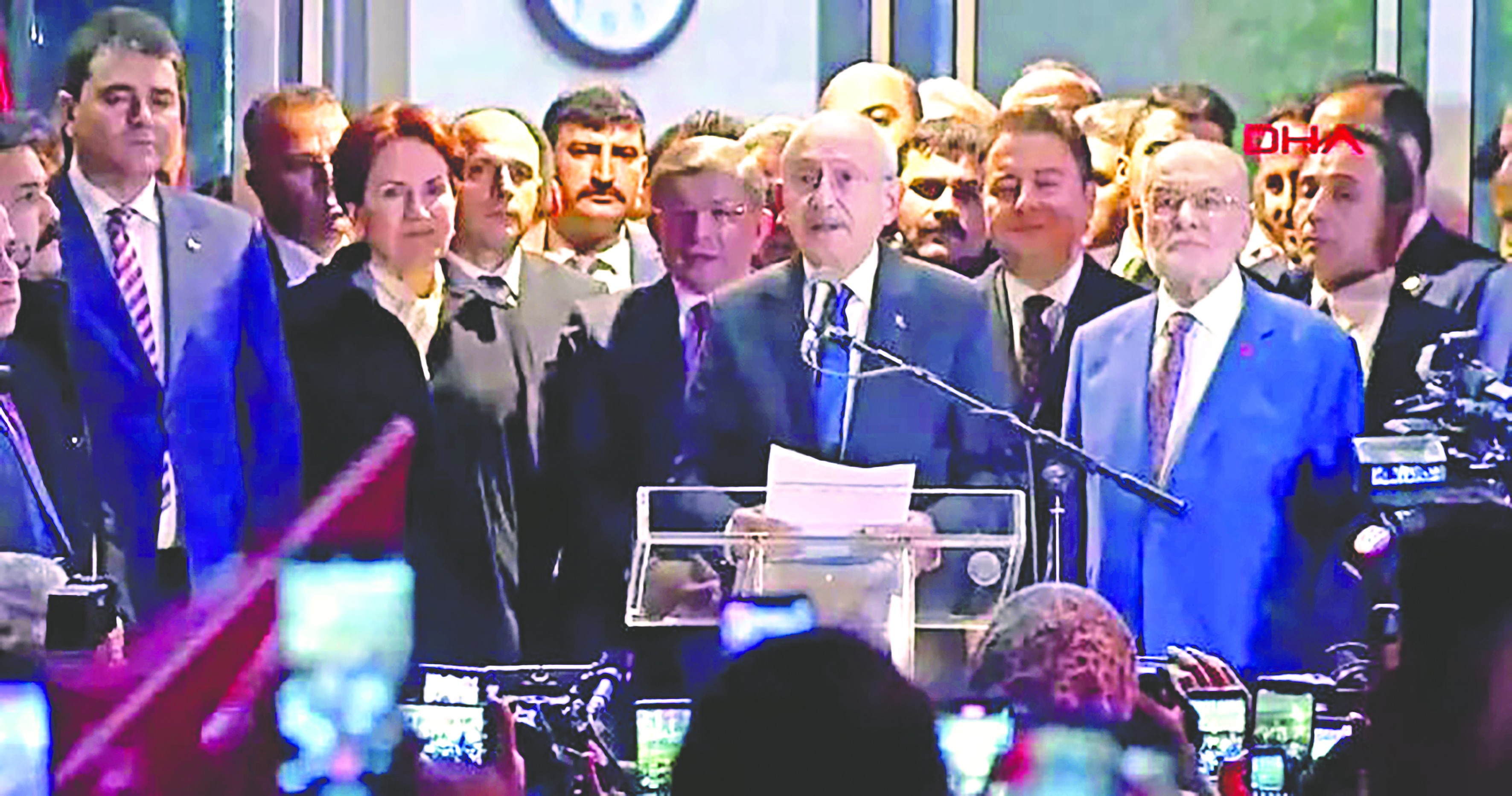 6’lı masadaki kavga ittifakın oyunu düşürdü