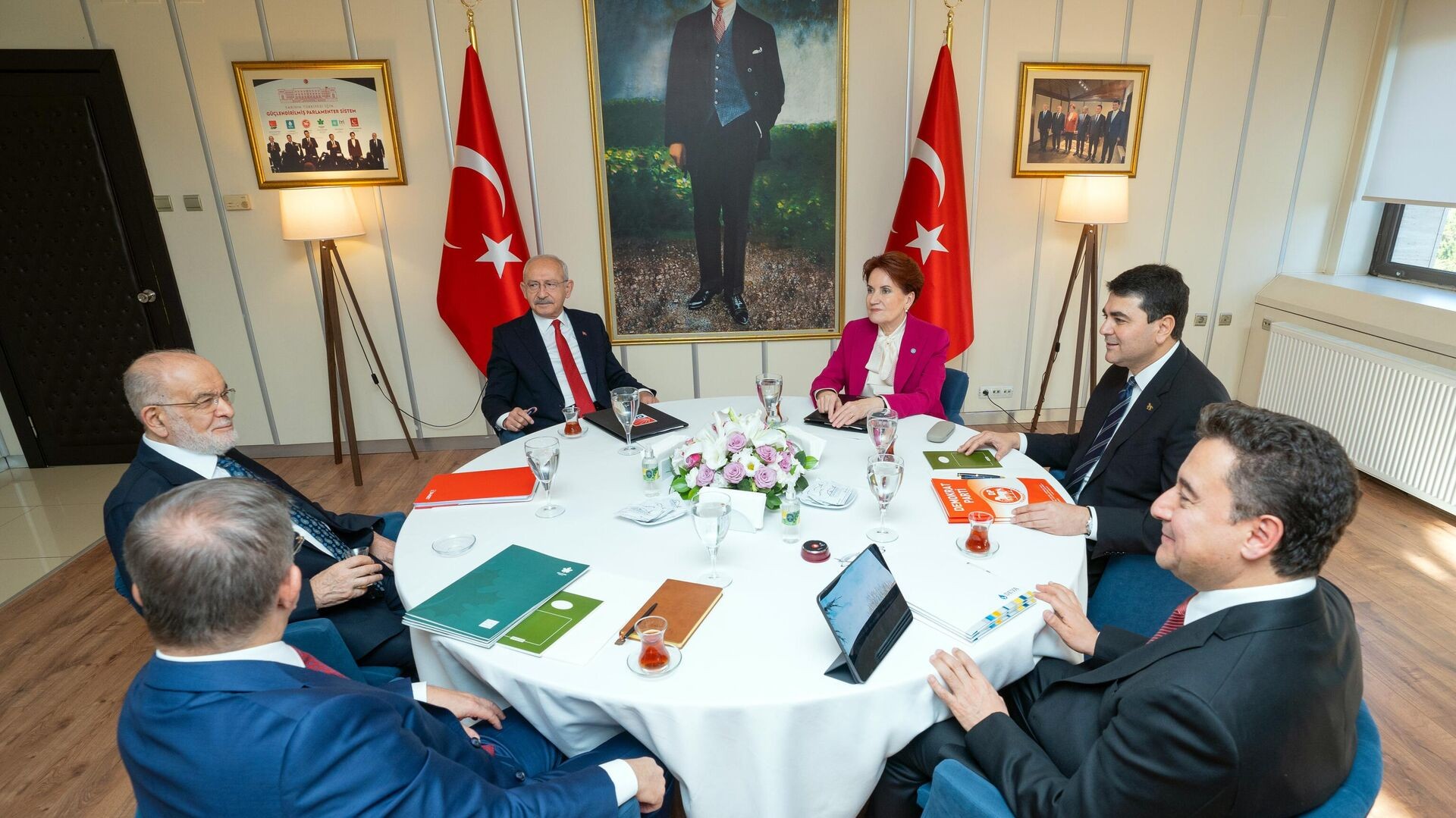 6’lı masayı miniklerin ihtirasları devirecek