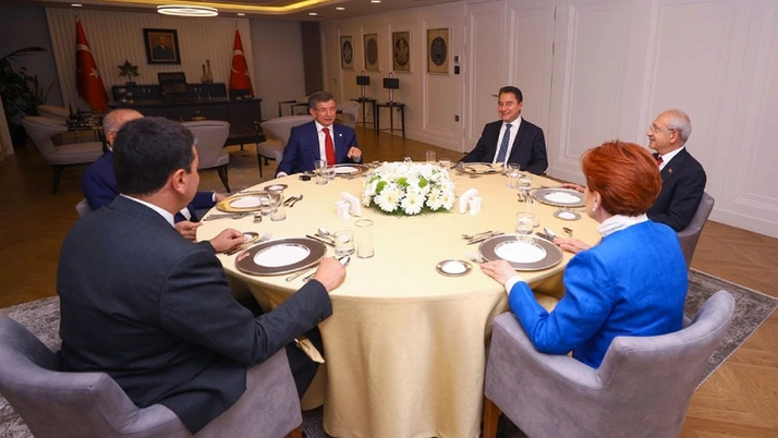 6'lı masayla ilgili bomba iddia! Liderlerden 3'ü...