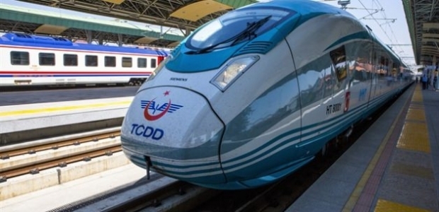 7 adet çok yüksek hızlı tren raylara indi