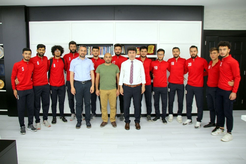 7 Aralık Üniversitesi Spor Başarısını Rektör Karacoşkun’la paylaştı 
