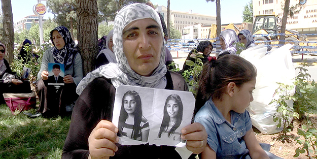 7 aydır kızları için ağlıyor