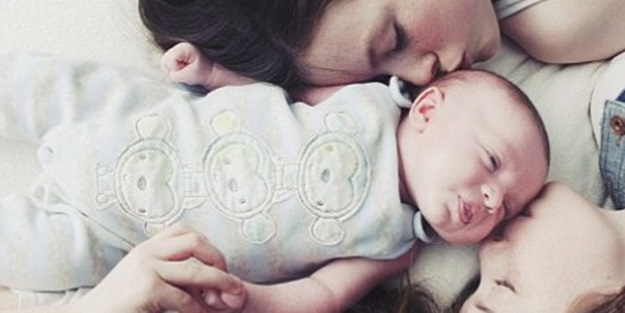 7 haftalık konuşan bebek aileyi şoke etti!