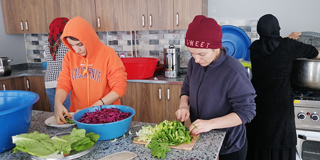 7 kadın bir araya gelip kurdu! Şimdi siparişlere yetişemiyorlar