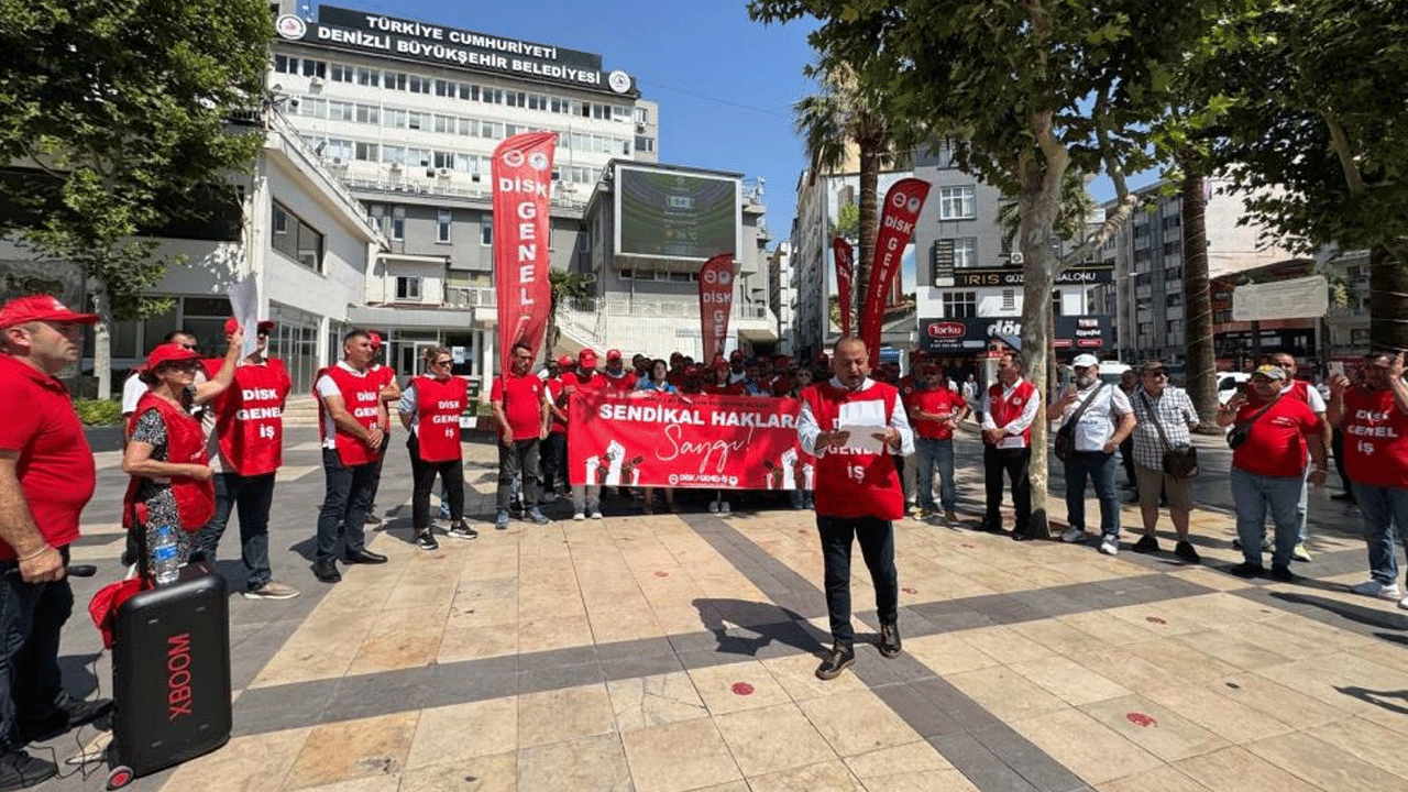 7 kişinin ismini tek tek verdiler! CHP'li belediye önünde mağdur işçiler protestosu