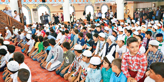 7 yaşında namaza başladılar