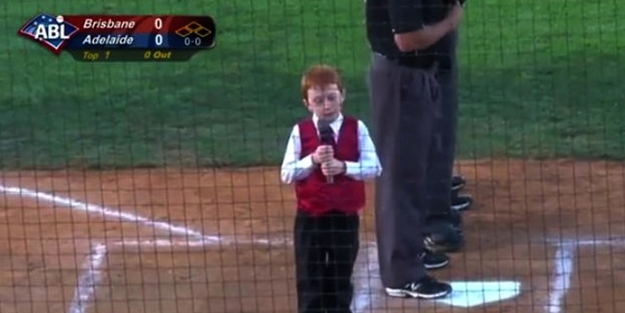 Dünya bu çocuğu konuşuyor - VİDEO