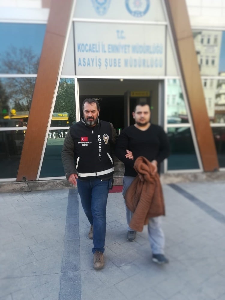7 yıl 6 ay hapis cezası ile aranan şahıs polis ekiplerine yakalandı 