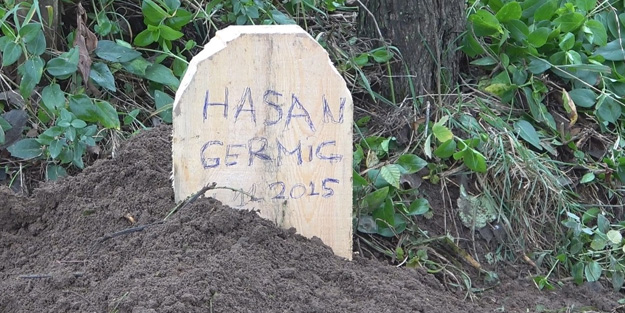 7 yıl önce ölen adamın kafatası ve kemikleri defnedildi