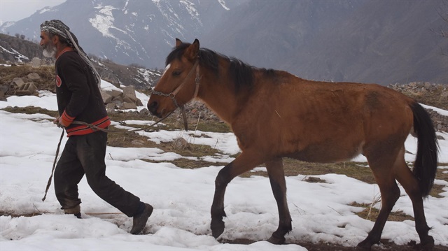 7 yıldır köyde tek başına yaşıyor