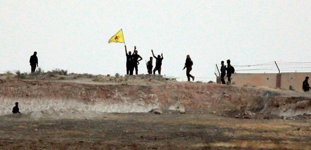 700 km'lik sınır hattı YPG'nin eline geçti!
