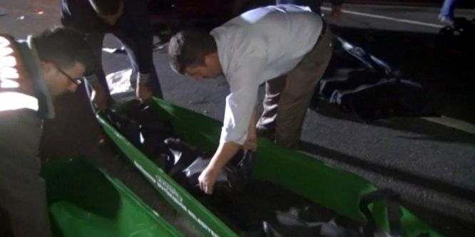 Feci kazada ölen iki kardeş aynı tabuta konuldu