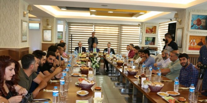 Vali Mantı, basın mensupları ile bir araya geldi
