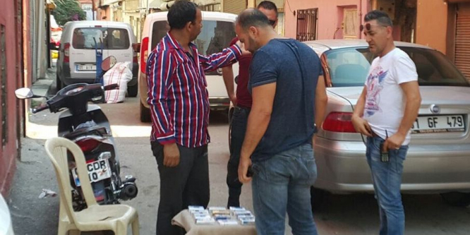 13 yaşındaki oğluna kaçak sigara sattıran babaya gözaltı