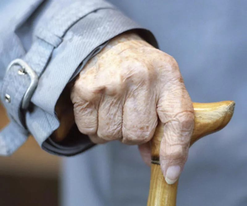 71 yaşındaki dedenin yaptığına bakın! İyi halt ettin