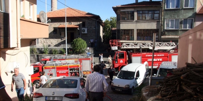 Vatandaş ihbarı abartınca ot yangınına 3 itfaiye ekibi birden geldi