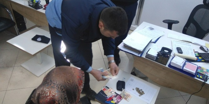 Bozyük'te kayıp cüzdan sahibine teslim edildi