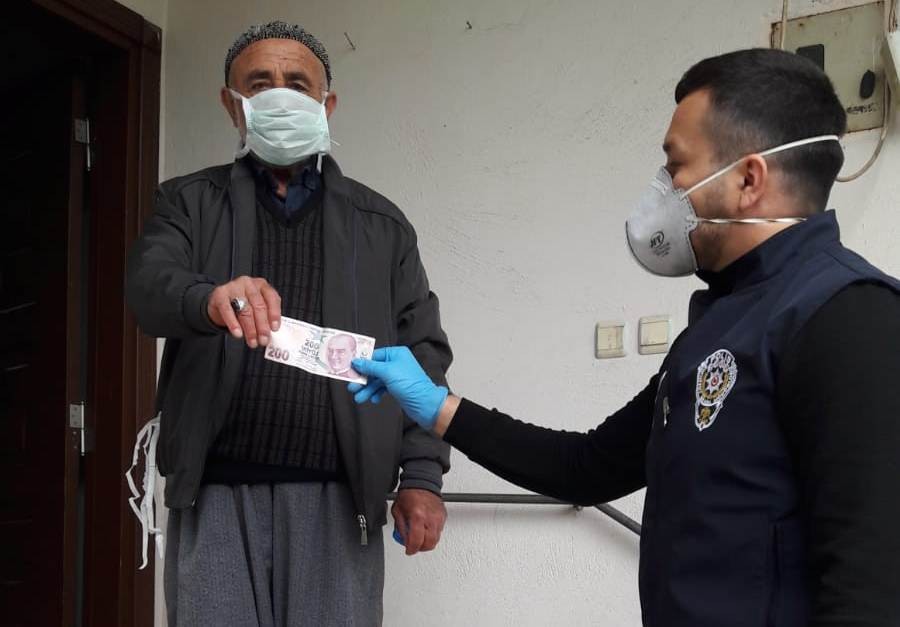 73 Yaşındaki Ali amca, maaşının 200 lirasını kampanyaya bağışladı 
