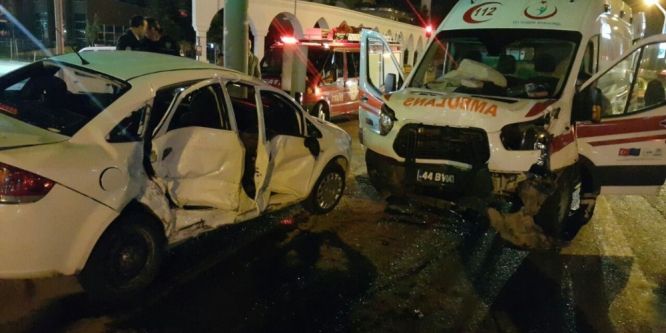 Malatya’da 3 ayrı kazada 9 kişi yaralandı
