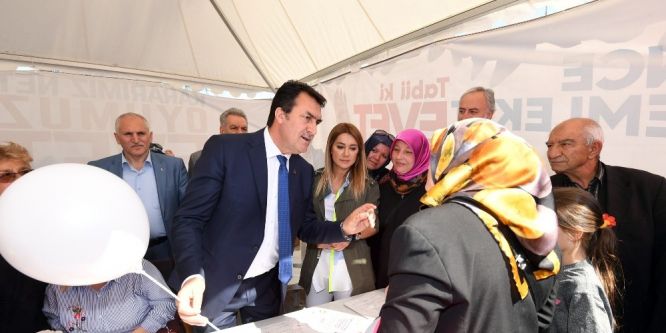 “Evet” çadırını ziyaret eden Dündar referandumu anlattı