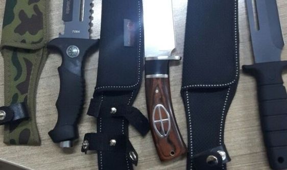 Polis satışı yasak bıçakları topladı