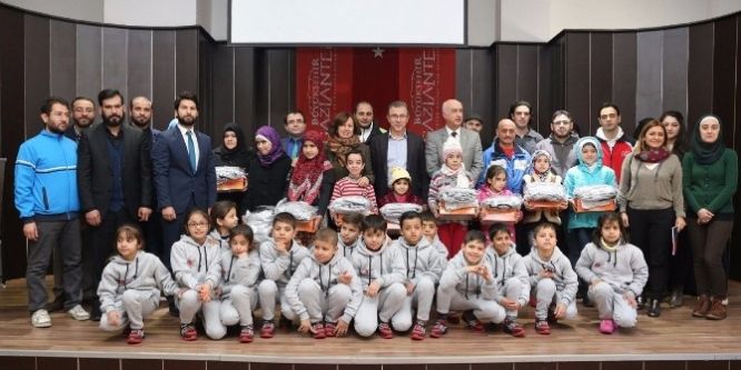 Suriyeli çocuklara sportif destek veriliyor
