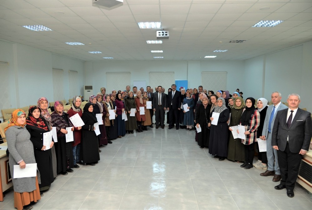 74 farklı kursa bin 962 kursiyer katıldı 