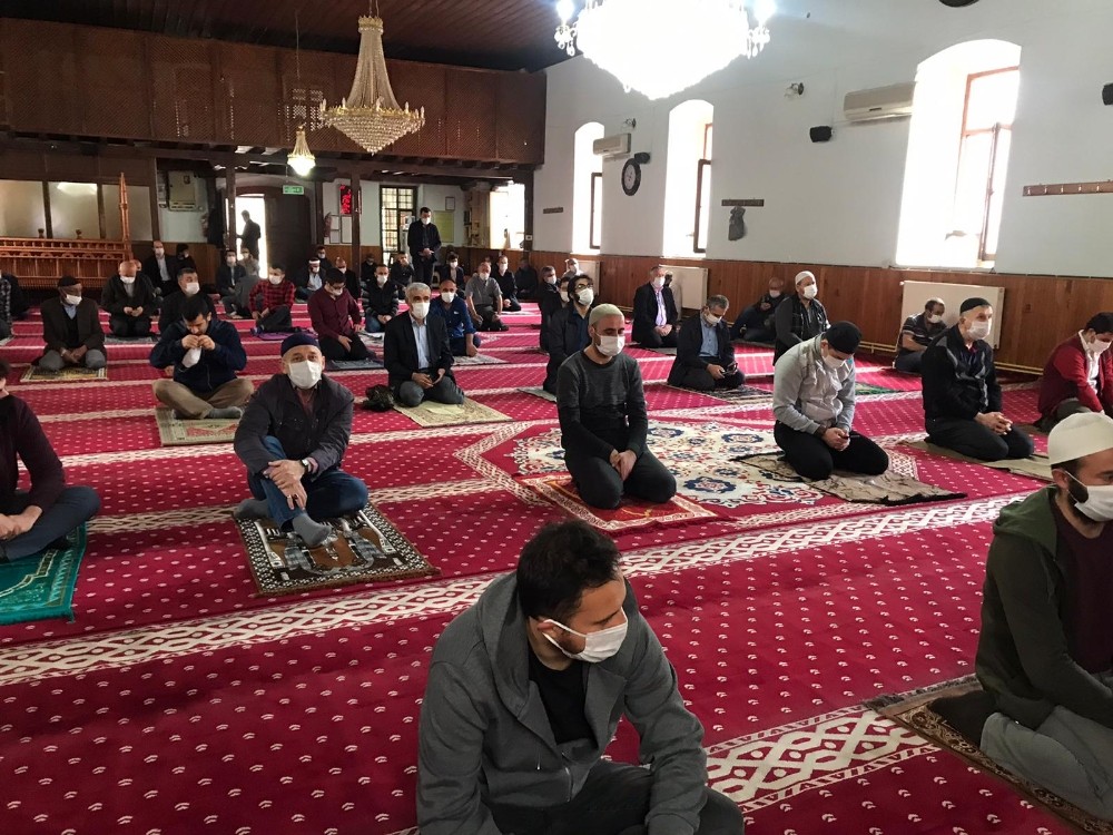 74 gün sonra ilk cuma namazı 