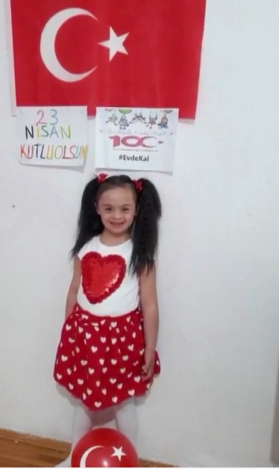 74 yaşındaki kadın, 65 yıl önce okuduğu şiiri yeniden seslendirdi 