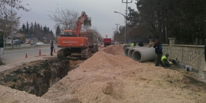 Adıyaman Belediyesi Atatürk Bulvarındaki çalışmalarını sürdürüyor