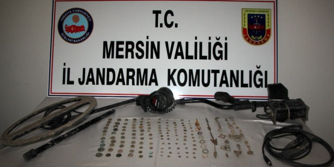 Tarihi eser kaçakçısı evini müze gibi yapmış