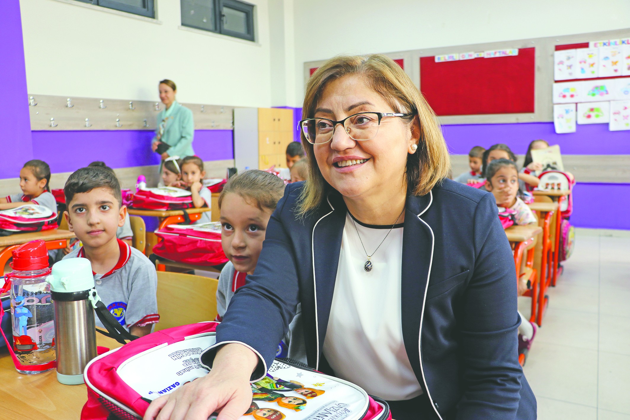 75 bin öğrenciye ücretsiz çanta ve kırtasiye malzemesi